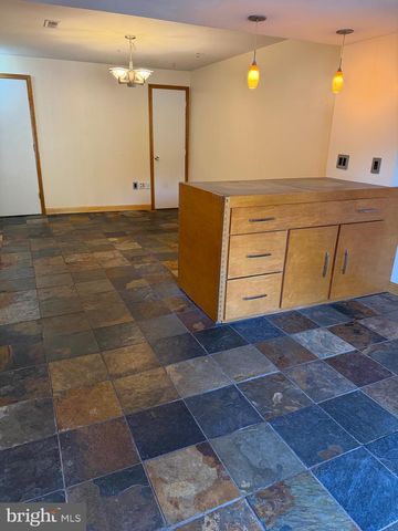 5 ALDEN CT, Sterling, VA 20165