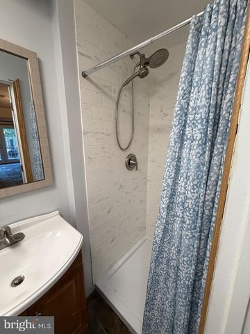 5 ALDEN CT, Sterling, VA 20165
