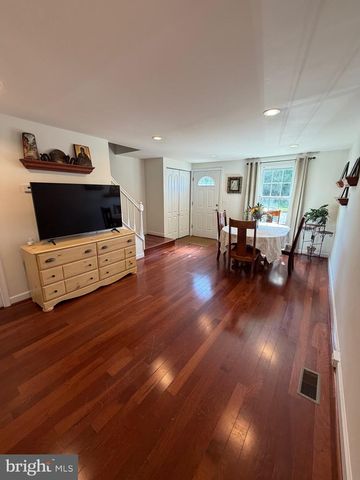5 ALDEN CT, Sterling, VA 20165