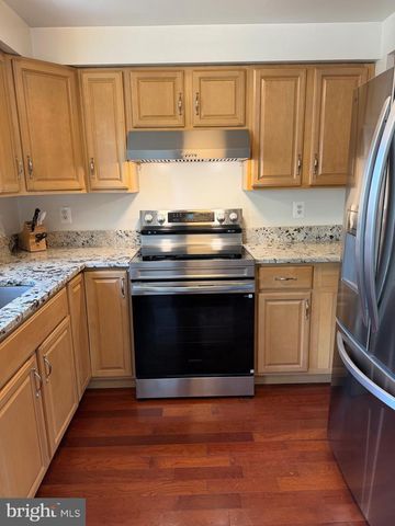 5 ALDEN CT, Sterling, VA 20165