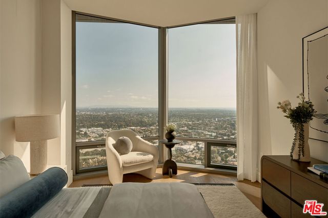 211 W Elm Court 17A, Los Angeles, CA 90067
