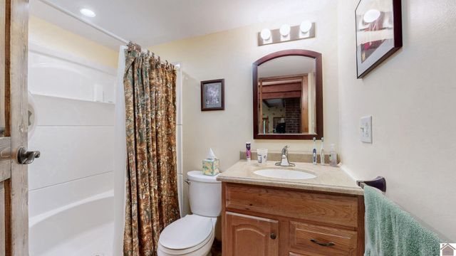 2539 Springhill Rd., Clinton, KY 42031