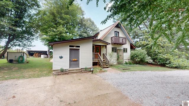 2539 Springhill Rd., Clinton, KY 42031