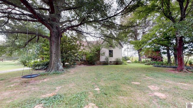 2539 Springhill Rd., Clinton, KY 42031