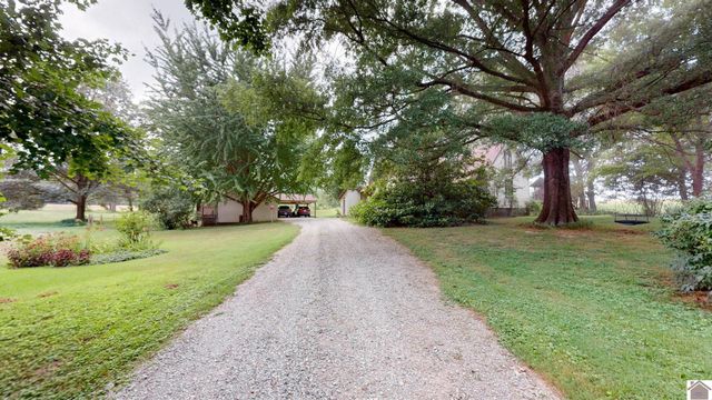 2539 Springhill Rd., Clinton, KY 42031