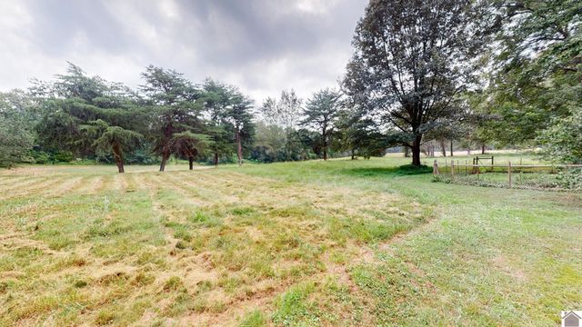 2539 Springhill Rd., Clinton, KY 42031