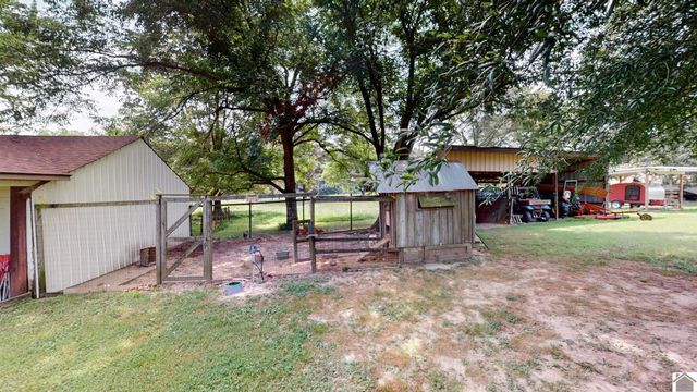 2539 Springhill Rd., Clinton, KY 42031