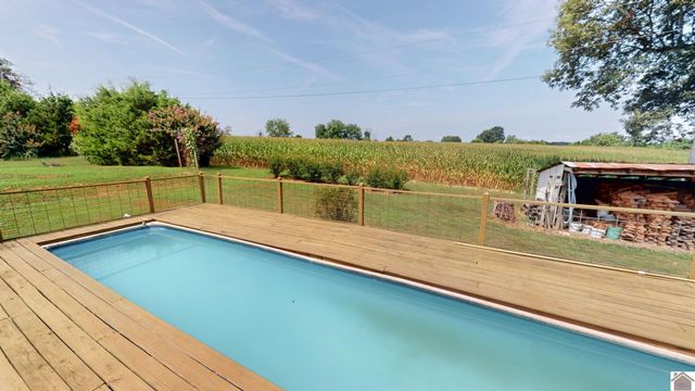 2539 Springhill Rd., Clinton, KY 42031