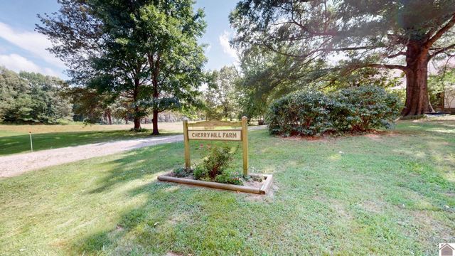 2539 Springhill Rd., Clinton, KY 42031