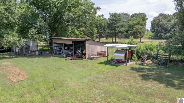 2539 Springhill Rd., Clinton, KY 42031