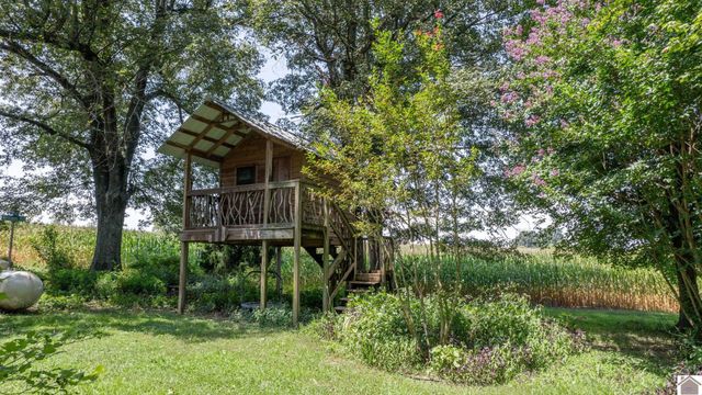 2539 Springhill Rd., Clinton, KY 42031