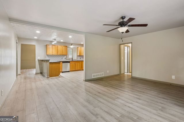 5361 Hog Mountain Road, Flowery Branch, GA 30542