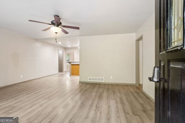 5361 Hog Mountain Road, Flowery Branch, GA 30542