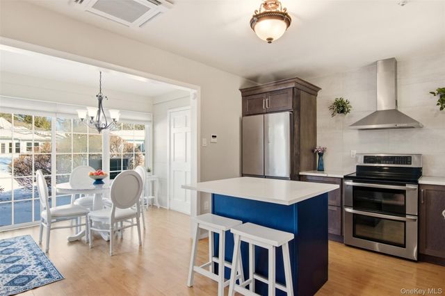 27 Hearthside Drive, Mount Sinai, NY 11766