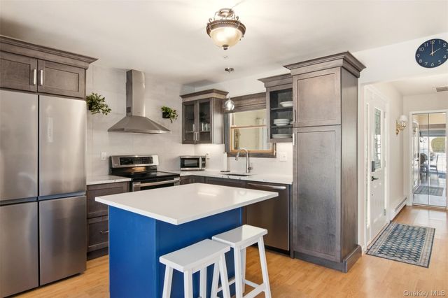 27 Hearthside Drive, Mount Sinai, NY 11766