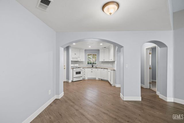 5918 Potenza Lane, Bakersfield, CA 93308