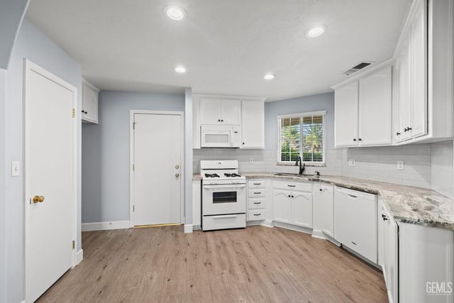 5918 Potenza Lane, Bakersfield, CA 93308