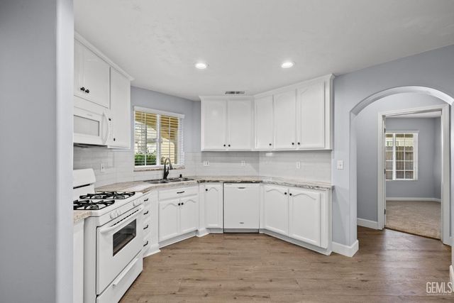 5918 Potenza Lane, Bakersfield, CA 93308