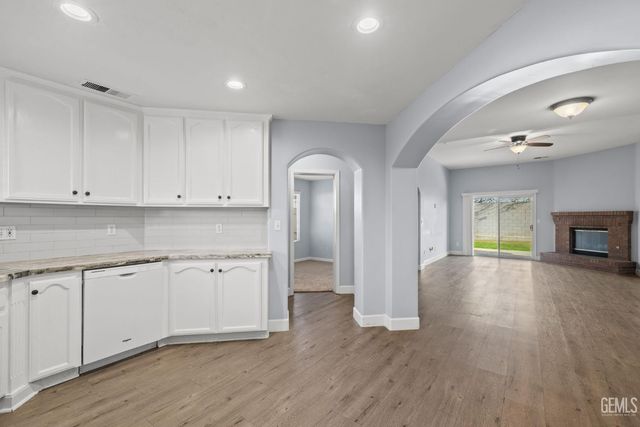 5918 Potenza Lane, Bakersfield, CA 93308