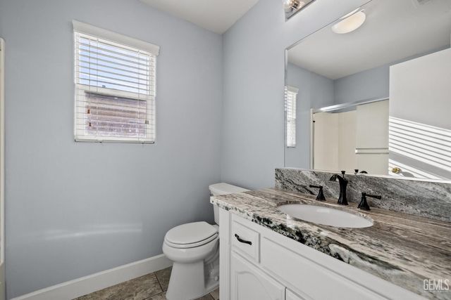 5918 Potenza Lane, Bakersfield, CA 93308