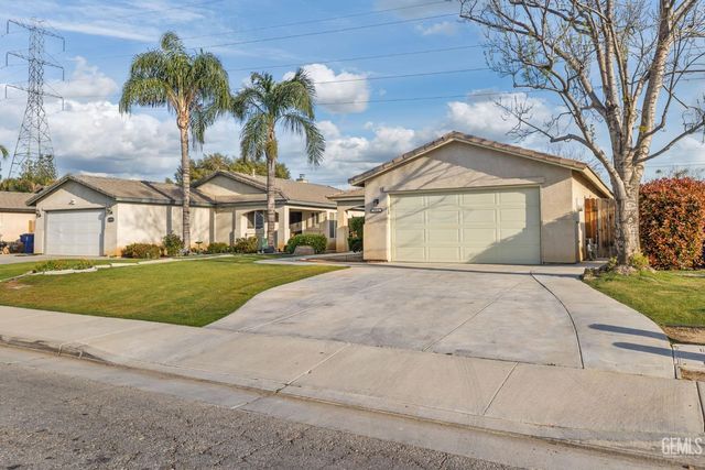 5918 Potenza Lane, Bakersfield, CA 93308