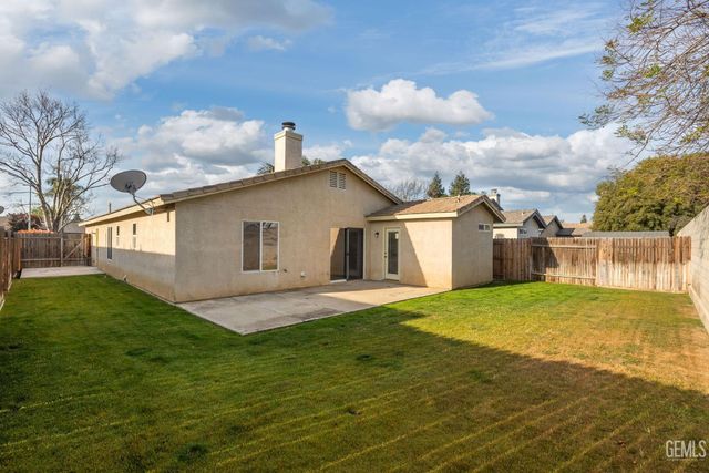 5918 Potenza Lane, Bakersfield, CA 93308