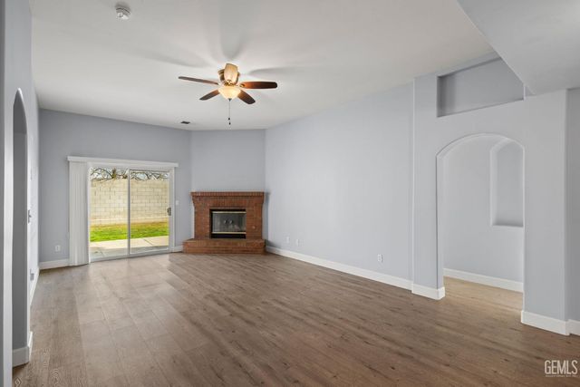 5918 Potenza Lane, Bakersfield, CA 93308