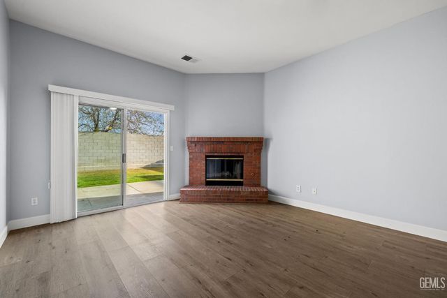 5918 Potenza Lane, Bakersfield, CA 93308