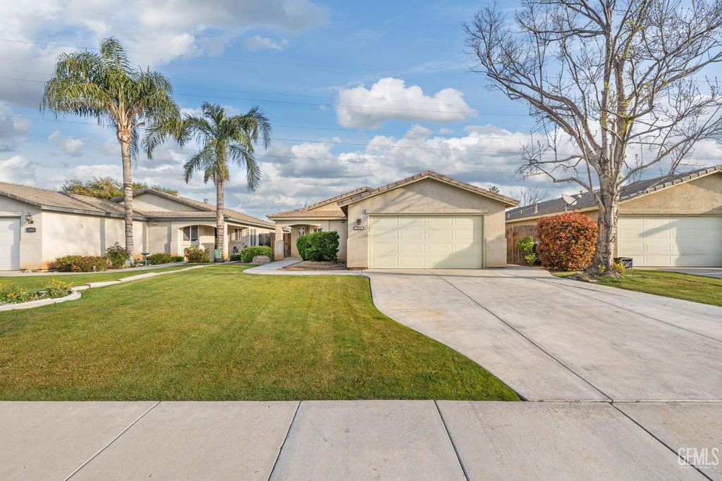 5918 Potenza Lane, Bakersfield, CA 93308