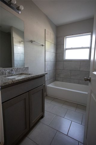 2121 San Jose, Fort Worth, TX 76112