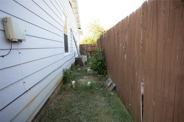 2121 San Jose, Fort Worth, TX 76112
