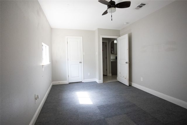 2121 San Jose, Fort Worth, TX 76112