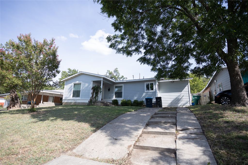 2121 San Jose, Fort Worth, TX 76112
