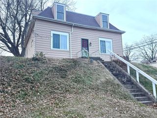 1624 Main Street, St Joseph, MO 64505