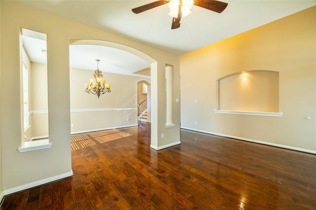 3002 Ivydale Road, Pearland, TX 77581