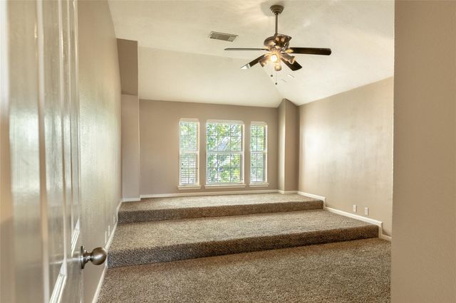 3002 Ivydale Road, Pearland, TX 77581