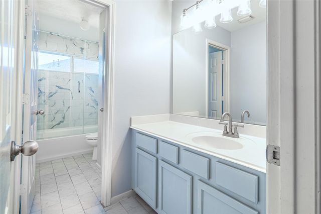 3002 Ivydale Road, Pearland, TX 77581