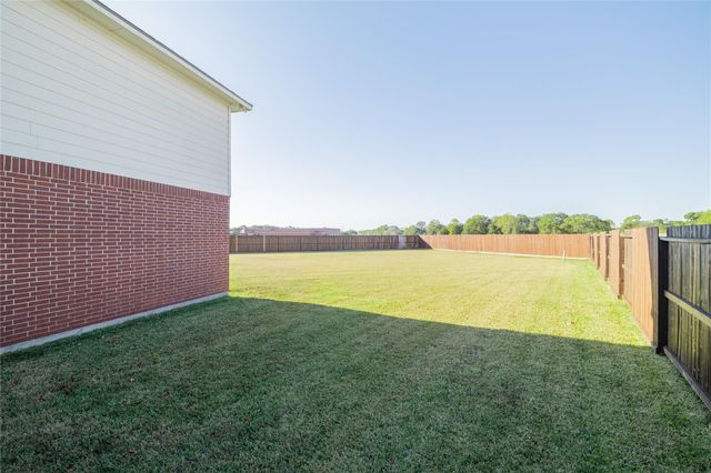 3002 Ivydale Road, Pearland, TX 77581