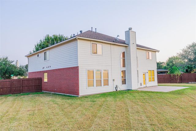 3002 Ivydale Road, Pearland, TX 77581