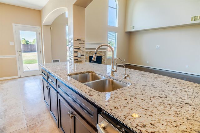 3002 Ivydale Road, Pearland, TX 77581