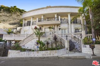 2258 Gloaming Way, Beverly Hills, CA 90210