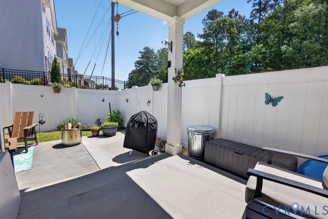 7669 Leeds Castle Ln, New Kent, VA 23124