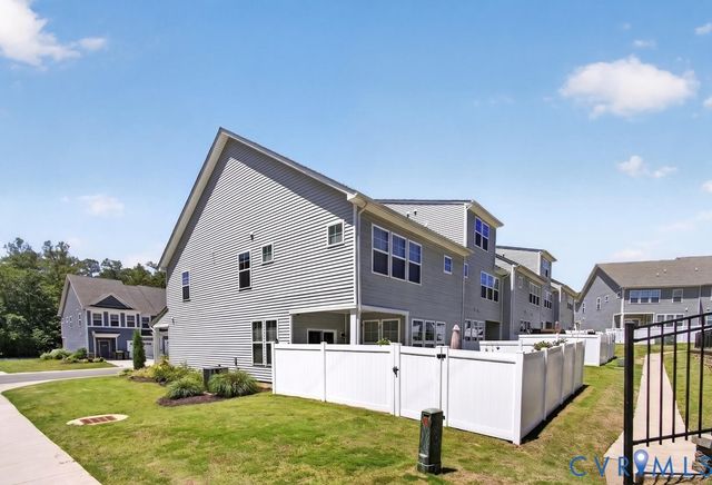7669 Leeds Castle Ln, New Kent, VA 23124