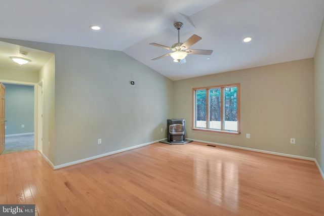 7715 PARADISE BEACH RD, Pasadena, MD 21122