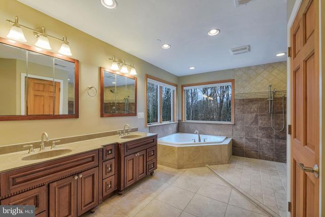 7715 PARADISE BEACH RD, Pasadena, MD 21122