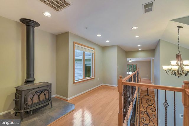 7715 PARADISE BEACH RD, Pasadena, MD 21122