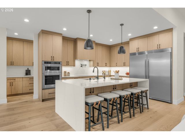 12313 Ne 66TH Ct, Vancouver, WA 98686