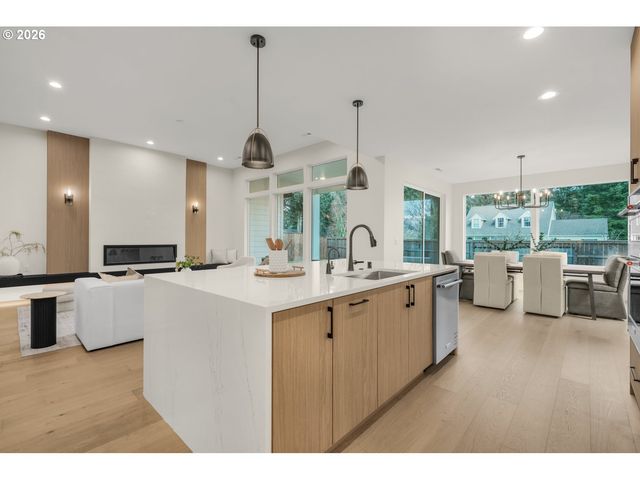 12313 Ne 66TH Ct, Vancouver, WA 98686