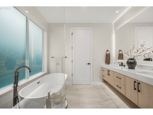 12313 Ne 66TH Ct, Vancouver, WA 98686