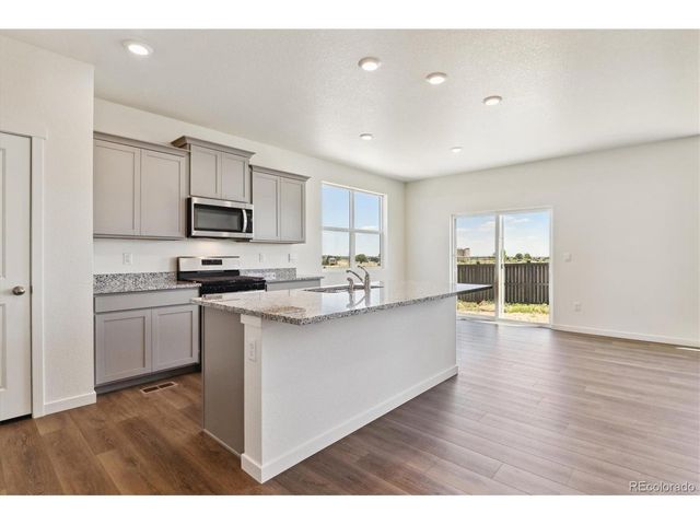 4820 Lynxes Way, Johnstown, CO 80534